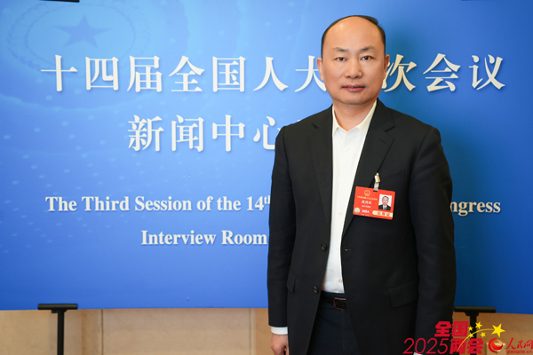 莫鼎革代表:加大科技创新 推动化工产业绿色发展