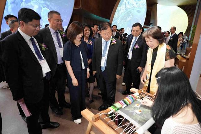 大阪世博会“苏州日”开幕 向世界展现“双面绣”独特魅力(图1)