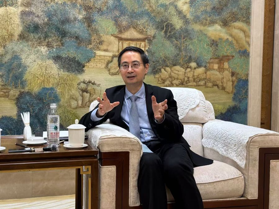 专访马骏：银行要把握好NDC对转型金融的催化机遇丨首席气候官(图1)